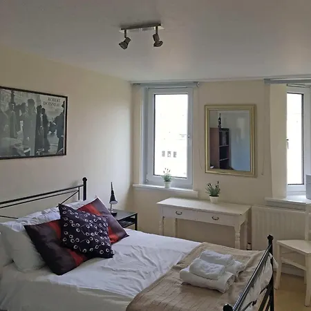 Bright Spacious 2 Bedroom In Stockbridge *