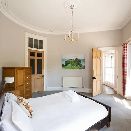 Windsor Street 아파트 *