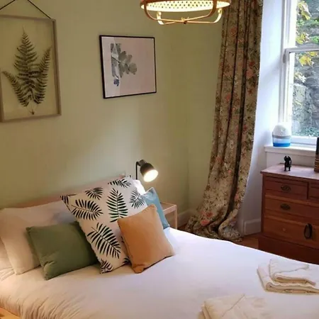 Apartamento 3 Bedroom Next To Leafy Meadows