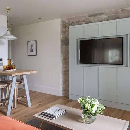 Abbey Apartments, At Holyrood 4*