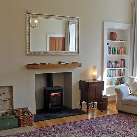 Silver Lining - Gilmore House With Parking & Garden
