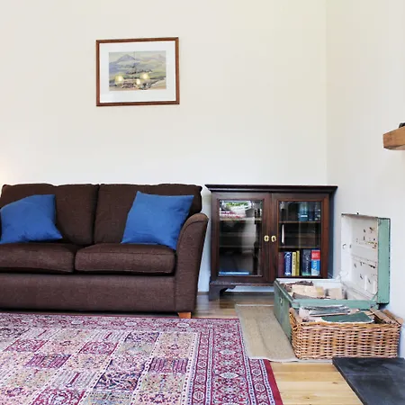 Silver Lining - Gilmore House With Parking & Garden