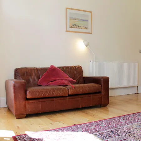 Silver Lining - Gilmore House With Parking & Garden Apartment Edinburgh