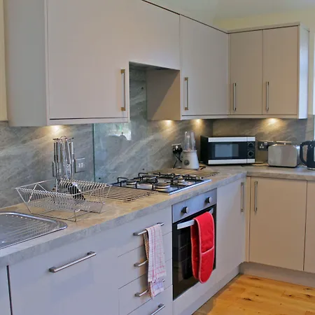 Silver Lining - Gilmore House With Parking & Garden Apartment *