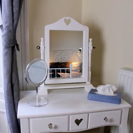 Apartamento Silver Lining - Gilmore House With Parking & Garden Edimburgo