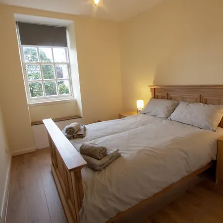 Cadell House - Royal Mile