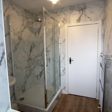 Cadell House - Royal Mile Apartment