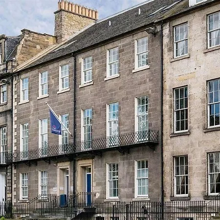 Travelodge Queen Street