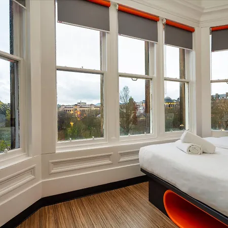 Easyhotel