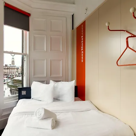 Easyhotel Hotel 2*