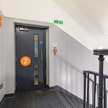 Easyhotel