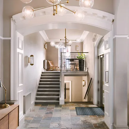 Thistle Royal Garden Апарт-отель 4*