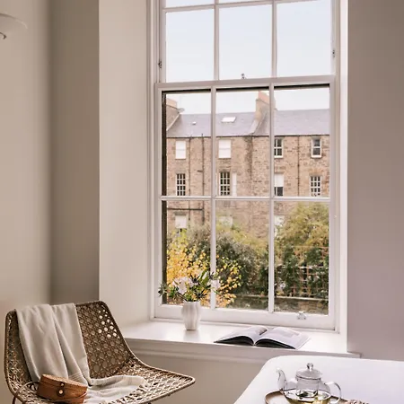 Sonder By Marriott Bonvoy Royal Garden New Town 4*