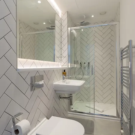 Destiny Scotland Market Street Apartment Edinburgh