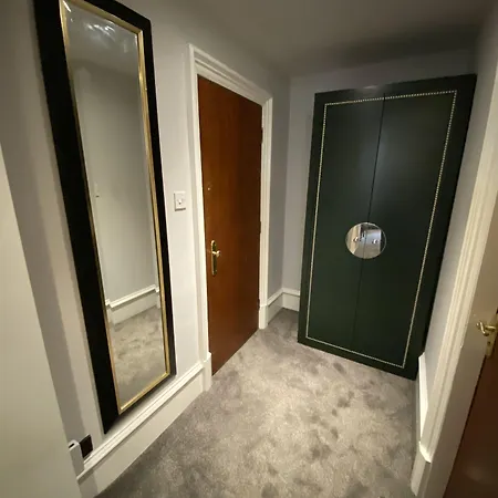 Hotel No6 West Coates 3*