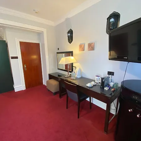 Hotel No6 West Coates 3*