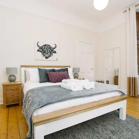 Apartment Joivy Elegant Apartment By Princes Street Gardens