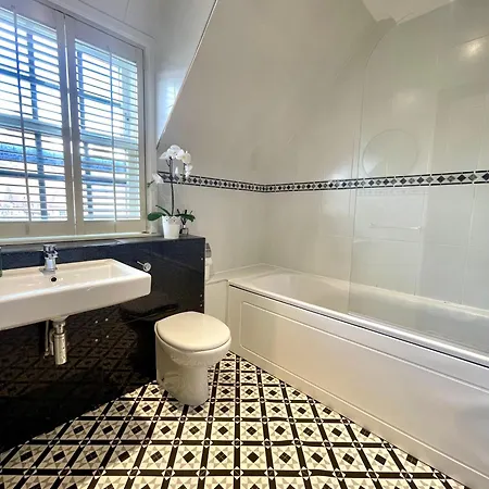 - With Balcony And Secure Garage Parking Daire