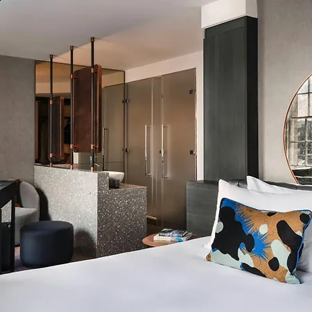 Hotel W