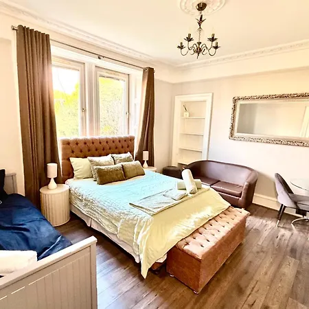 Immanuel House - Modern Luxury Victorian 1872 - Ultrafast Starlink Wifi & Free Parking Edimburgo