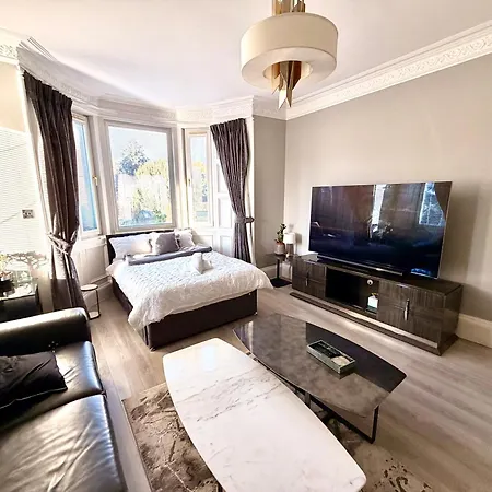 Immanuel House - Modern Luxury Victorian 1872 - Ultrafast Starlink Wifi & Free Parking Edimburgo