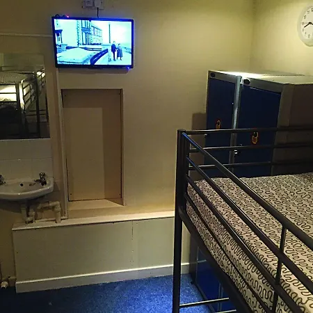 Bobby's Bunkhouse Hostel *