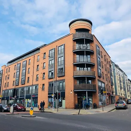 Remarkable 2 Bed In Apartamento