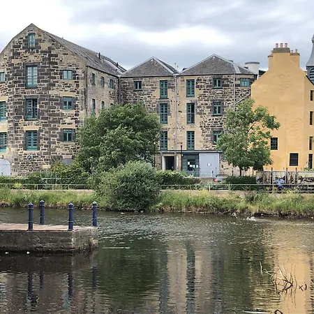 Remarkable 2 Bed In *