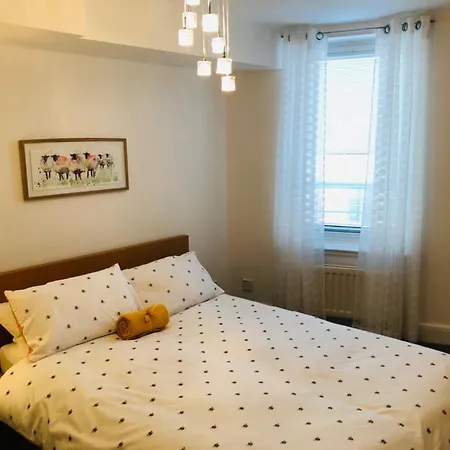 Апартаменты Remarkable 2 Bed In Эдинбург