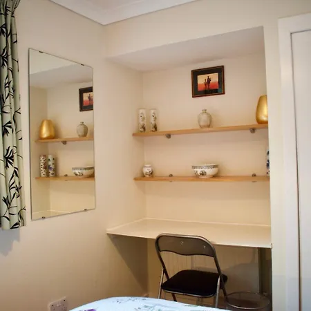 Welcoming And Homely 2 Bed In Location דירה