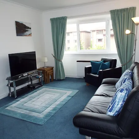 Ideal Location With Free On-site Private Parking 아파트 *