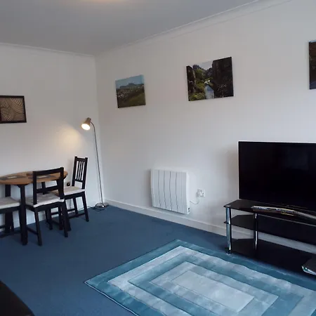 Ideal Location With Free On-site Private Parking Lägenhet Edinburg