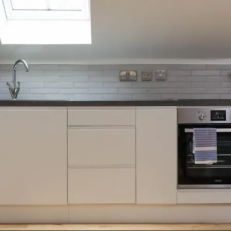 Joivy Trendy 1-bedroom Main Door House In New Town