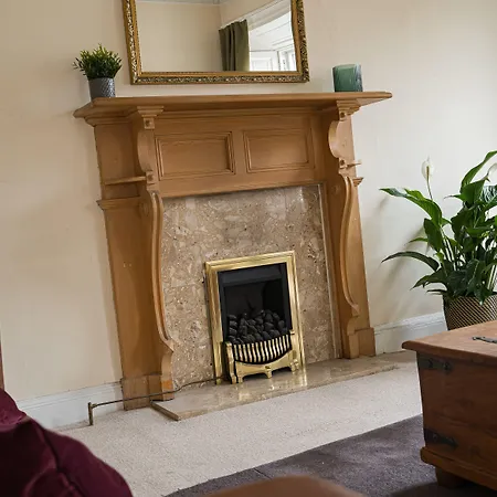 Spacious 3br New Town Apartment *