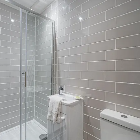 Spacious 3br New Town Apartamento