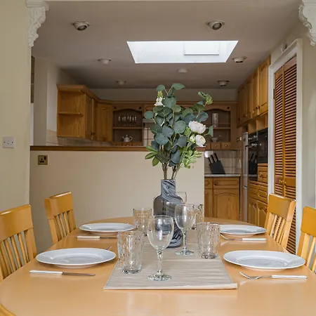 Spacious 3br New Town Apartment Edinburgh