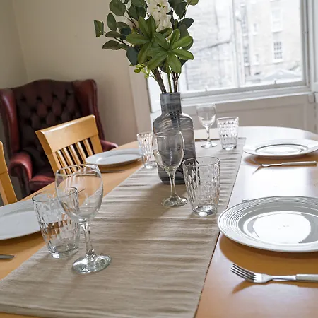 Spacious 3br New Town Apartamento *
