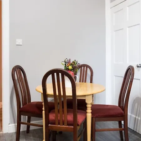 Stunning 2-bed In Appartamento Edimburgo