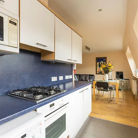 Amazing Castle View Apartment Edinburgh