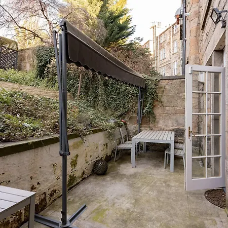 Beautiful & Bright 2bd Flat - Haymarket شقة