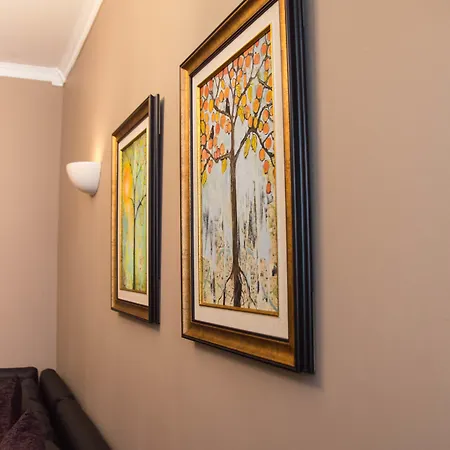 Montgomery - Crighton *