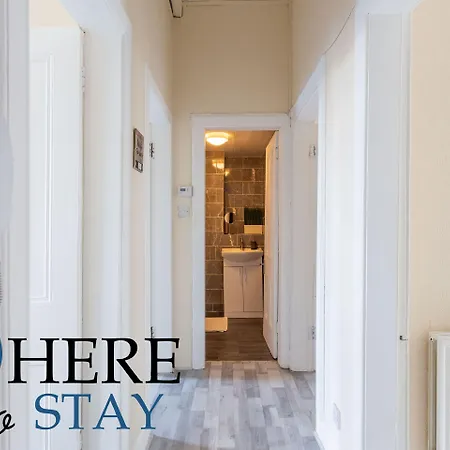 Brunswick Road Lovely 2 Bed Hotel