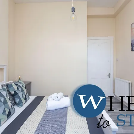 ホテル Brunswick Road Lovely 2 Bed 3*