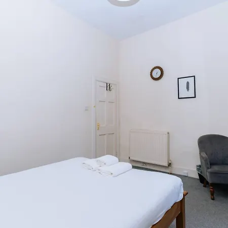 Bright High-ceiling 2bd Flat - Edinburgh! Lägenhet Edinburg