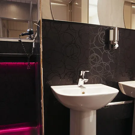 Edinburgh Backpackers Hostel - Over 18S Only