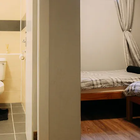Edinburgh Backpackers Hostel - Over 18S Only *