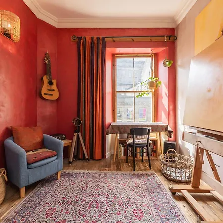 1 Bed - 10 Min Walk To Castle Edimburgo