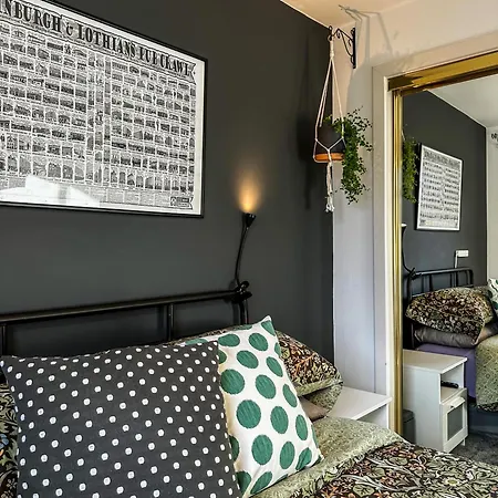 Double With Shared Bathroom Near The Shore And Tram * 爱丁堡