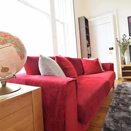 דירה Great Location! 2bd,2 Bath In Centre Of