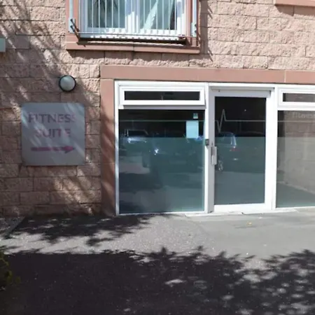 Luxury Boutique Apartment, Free Parking & Gym Apartamento